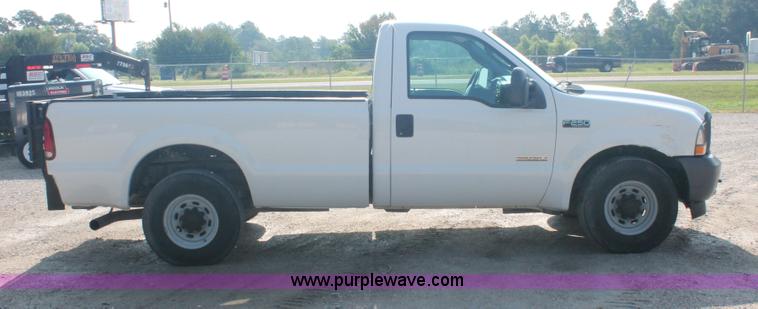 image for item I7936 2004 Ford F250 Super Duty XL Pickup truck