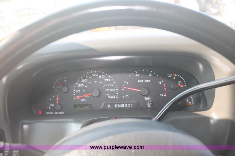 image for item I7936 2004 Ford F250 Super Duty XL Pickup truck