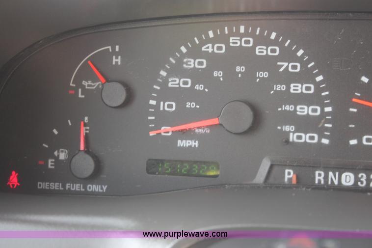 image for item I7936 2004 Ford F250 Super Duty XL Pickup truck