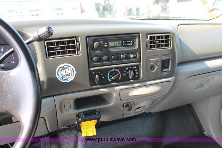 image for item I7936 2004 Ford F250 Super Duty XL Pickup truck