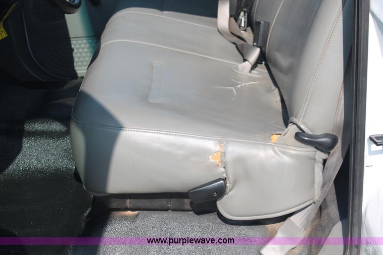 image for item I7936 2004 Ford F250 Super Duty XL Pickup truck