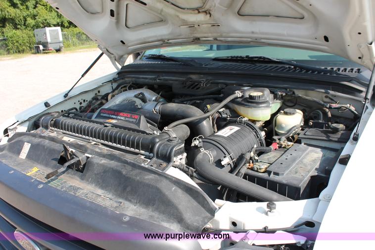 image for item I7936 2004 Ford F250 Super Duty XL Pickup truck