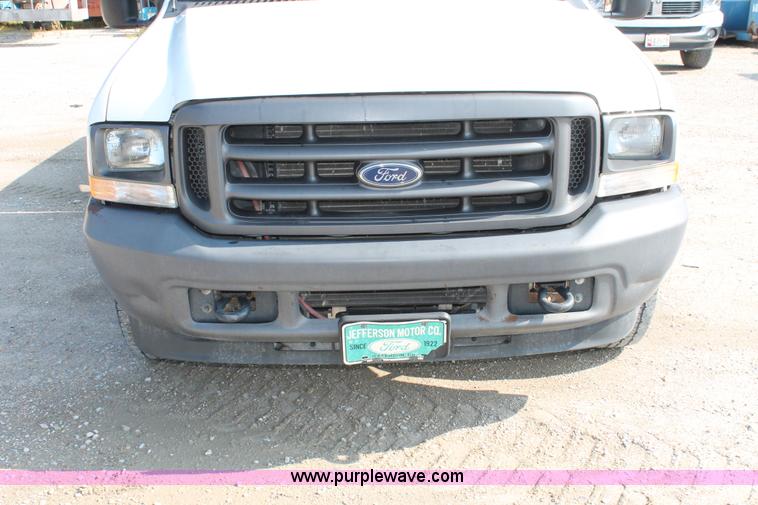 image for item I7936 2004 Ford F250 Super Duty XL Pickup truck