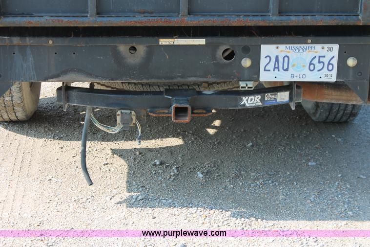 image for item I7936 2004 Ford F250 Super Duty XL Pickup truck