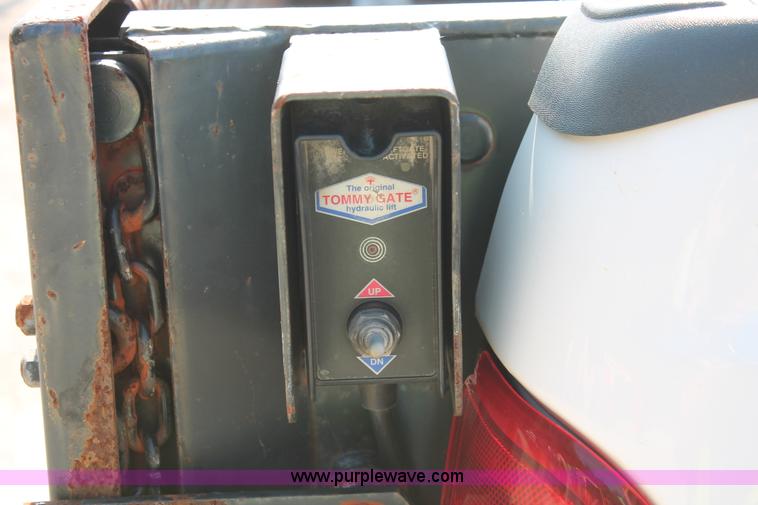 image for item I7936 2004 Ford F250 Super Duty XL Pickup truck