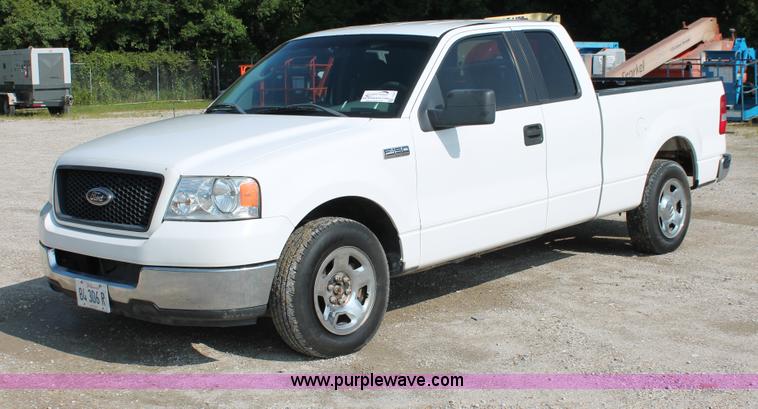image for item I7937 2005 Ford F150 XLT SuperCab pickup truck