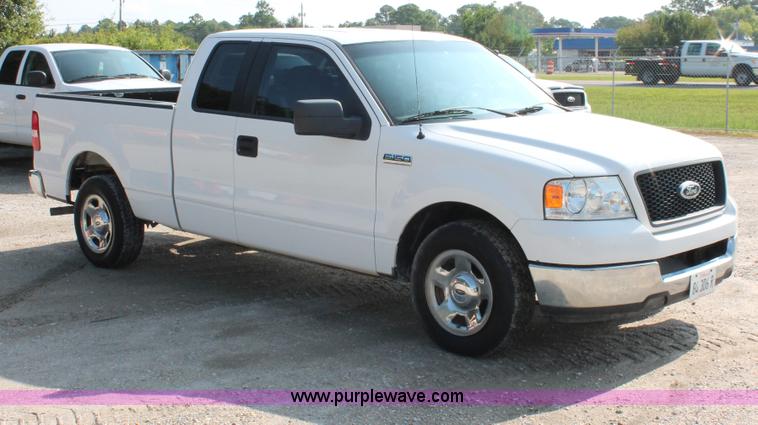 image for item I7937 2005 Ford F150 XLT SuperCab pickup truck
