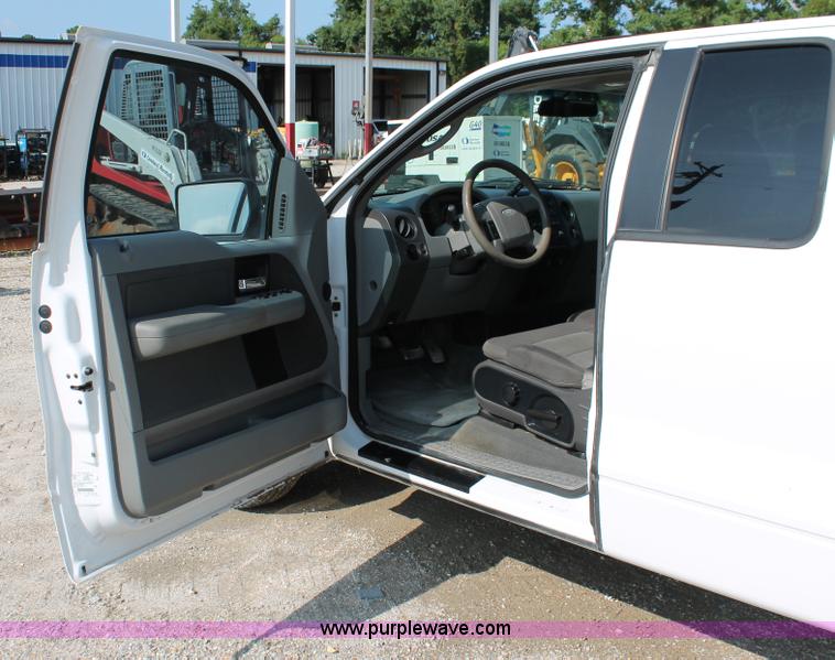 image for item I7937 2005 Ford F150 XLT SuperCab pickup truck