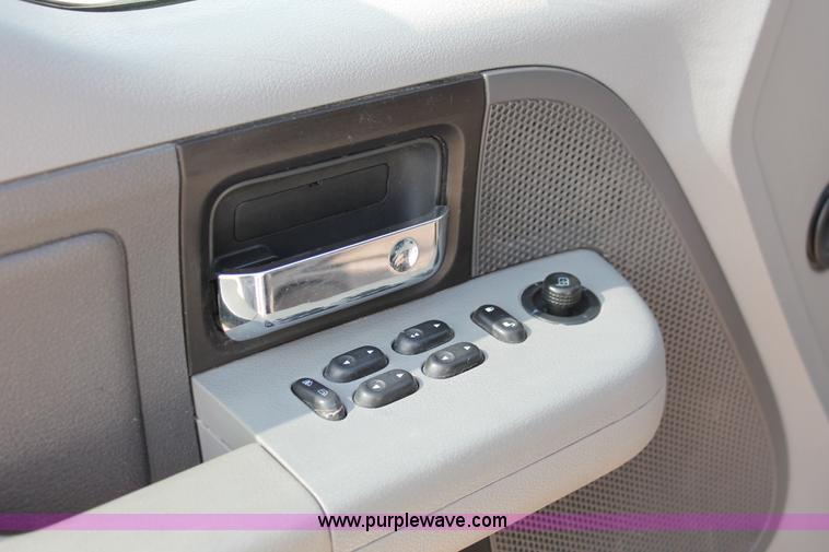 image for item I7937 2005 Ford F150 XLT SuperCab pickup truck