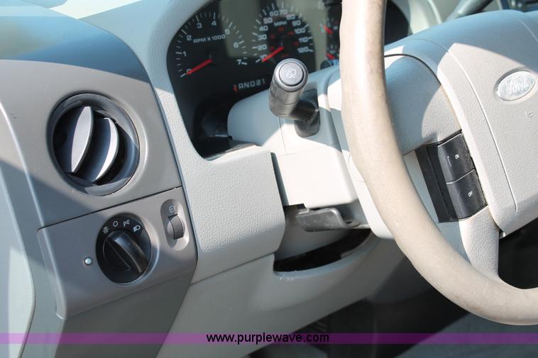 image for item I7937 2005 Ford F150 XLT SuperCab pickup truck