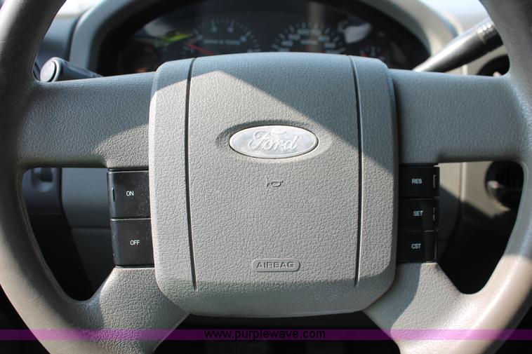 image for item I7937 2005 Ford F150 XLT SuperCab pickup truck