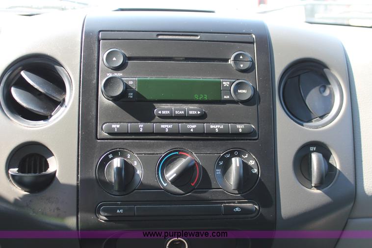 image for item I7937 2005 Ford F150 XLT SuperCab pickup truck