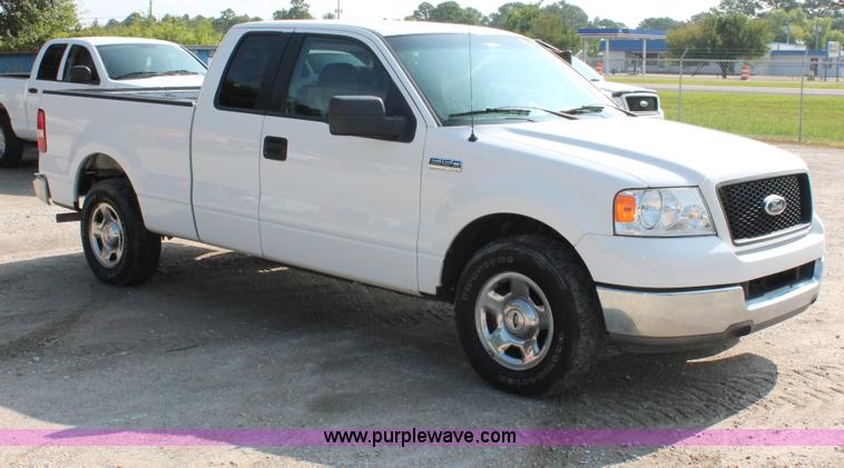 image for item I7938 2005 Ford F150 XLT SuperCab pickup truck