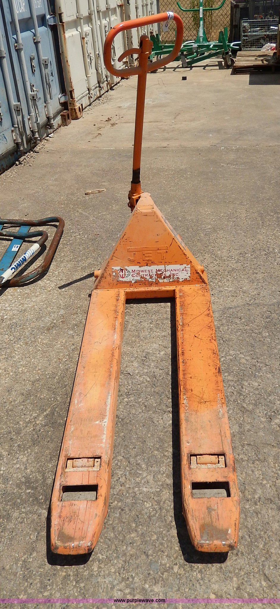 Jet pallet jack in Kansas City, MO Item AW9746 sold Purple Wave