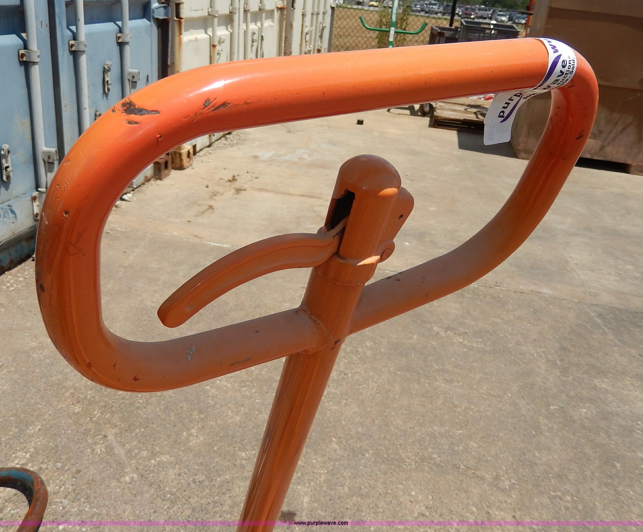 Jet pallet jack in Kansas City, MO Item AW9746 sold Purple Wave