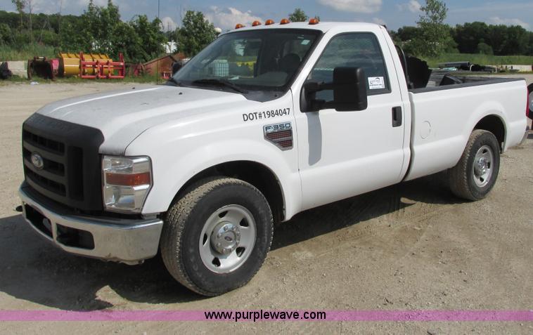 image for item G8577 2008 Ford F350 XLT Super Duty pickup truck