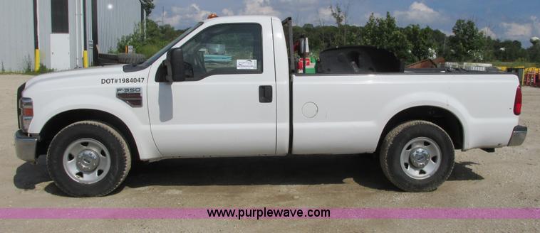 image for item G8577 2008 Ford F350 XLT Super Duty pickup truck