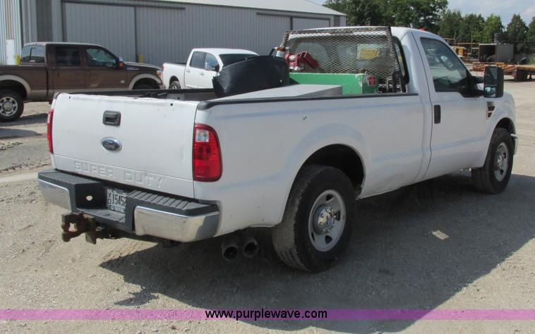 image for item G8577 2008 Ford F350 XLT Super Duty pickup truck