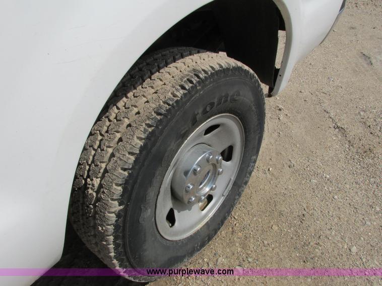 image for item G8577 2008 Ford F350 XLT Super Duty pickup truck