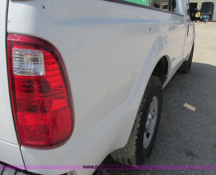 image for item G8577 2008 Ford F350 XLT Super Duty pickup truck