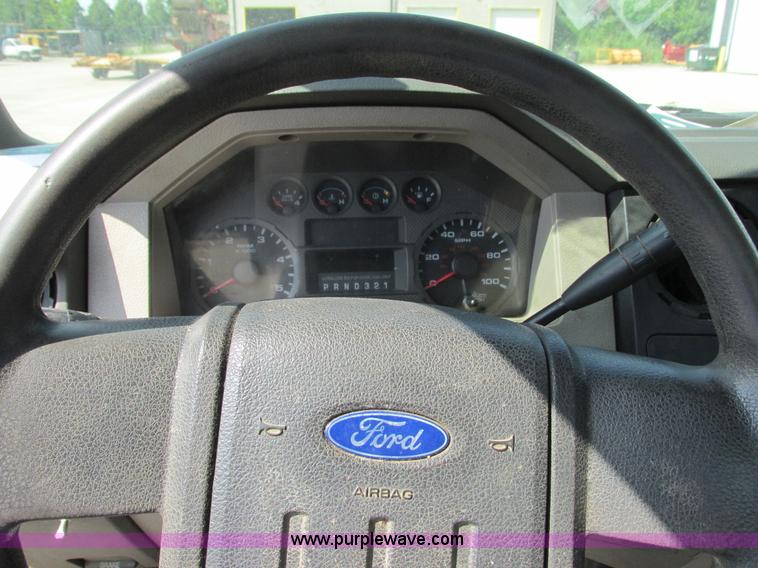 image for item G8577 2008 Ford F350 XLT Super Duty pickup truck
