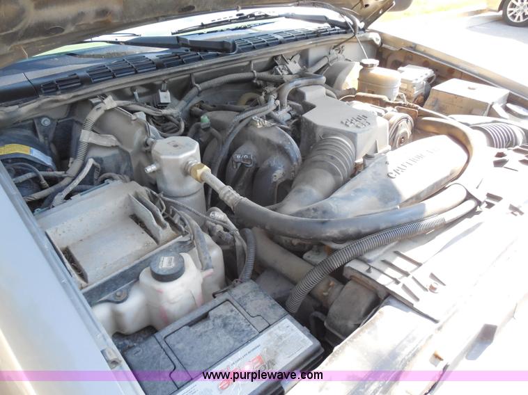 image for item G8592 2002 Chevrolet S10 pickup truck