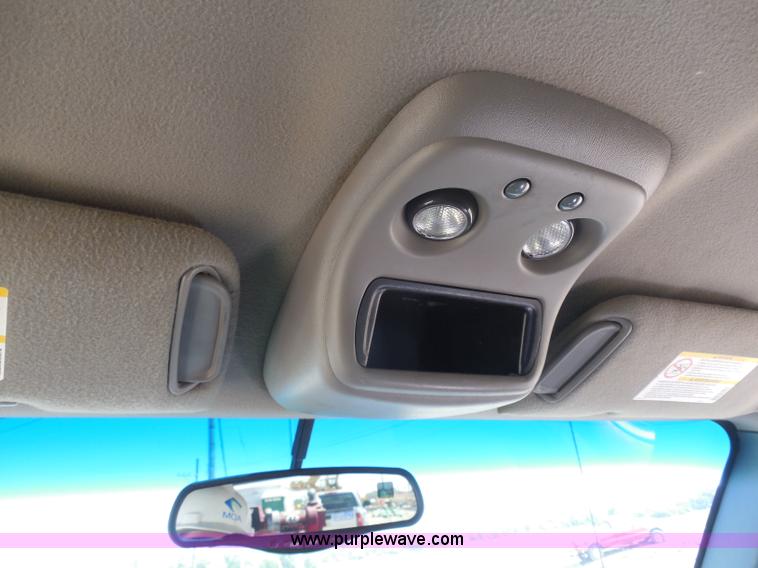 image for item G8594 2002 Chevrolet 2500 HD Extended Cab pickup truck