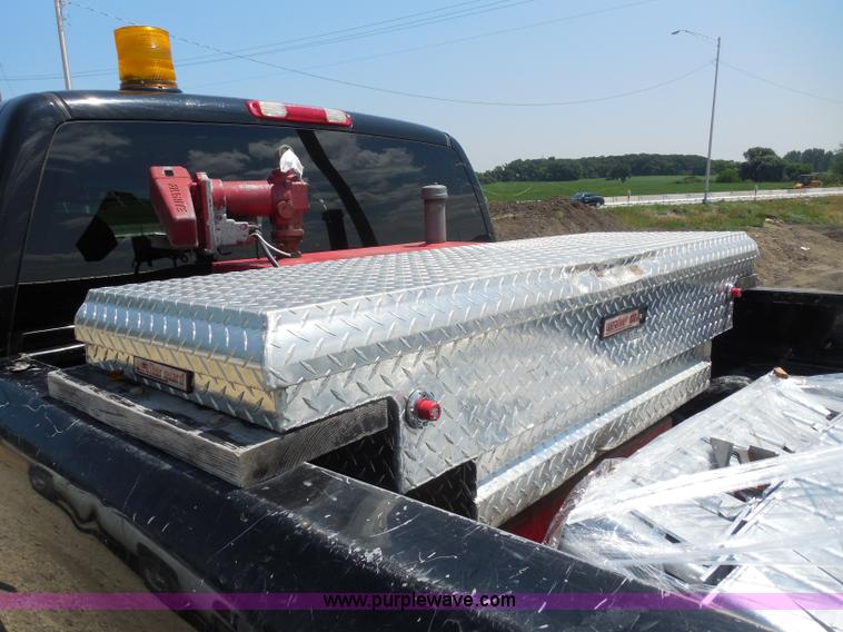 image for item G8594 2002 Chevrolet 2500 HD Extended Cab pickup truck