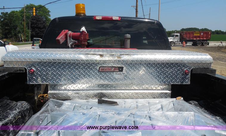 image for item G8594 2002 Chevrolet 2500 HD Extended Cab pickup truck