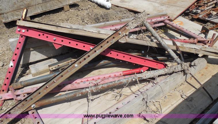 image for item G8599 Approximately 50 bridge overhang brackets