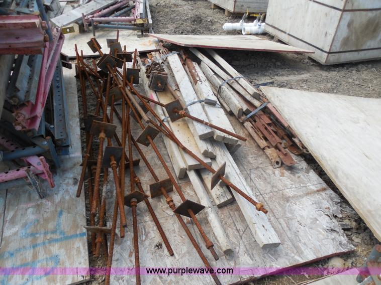 image for item G8599 Approximately 50 bridge overhang brackets