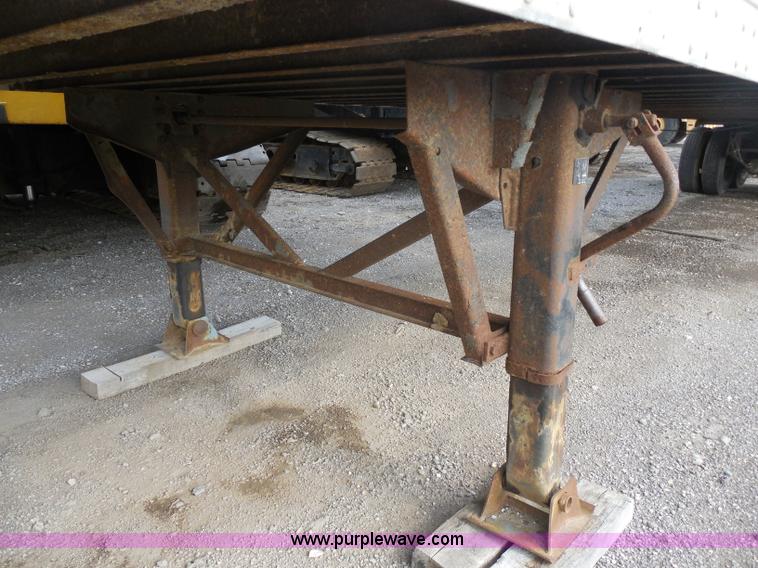 image for item G8614 1993 Monon dry van trailer