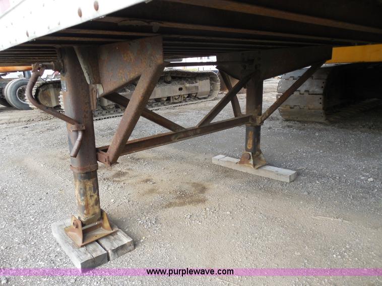 image for item G8614 1993 Monon dry van trailer