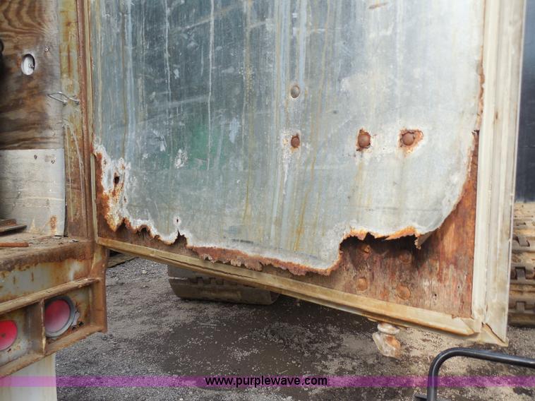 image for item G8614 1993 Monon dry van trailer