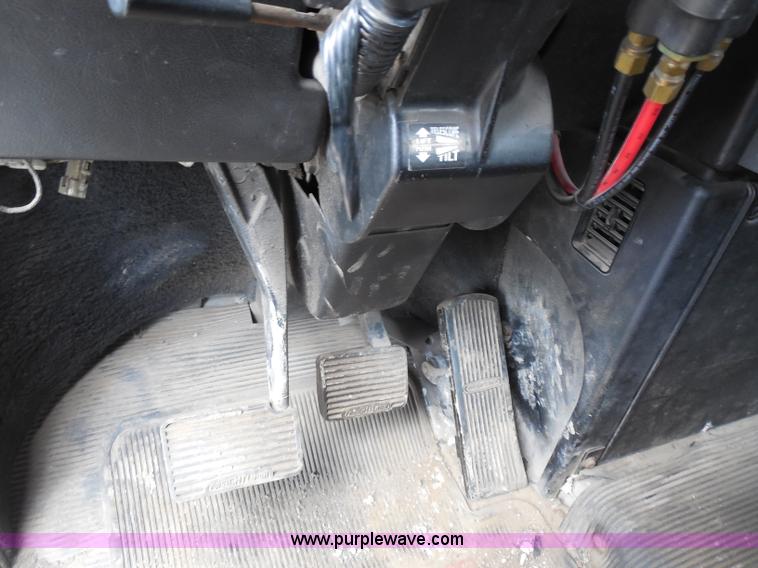 image for item G8621 1999 Freightliner FLD120 semi truck