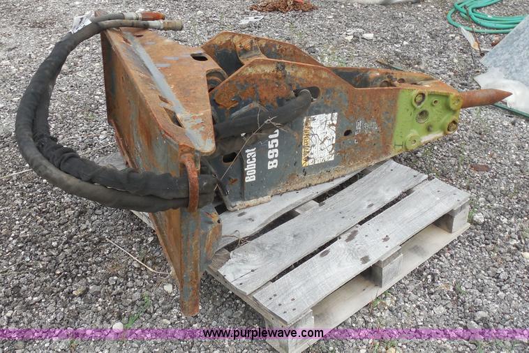 image for item G8656 Bobcat B950 hydraulic breaker