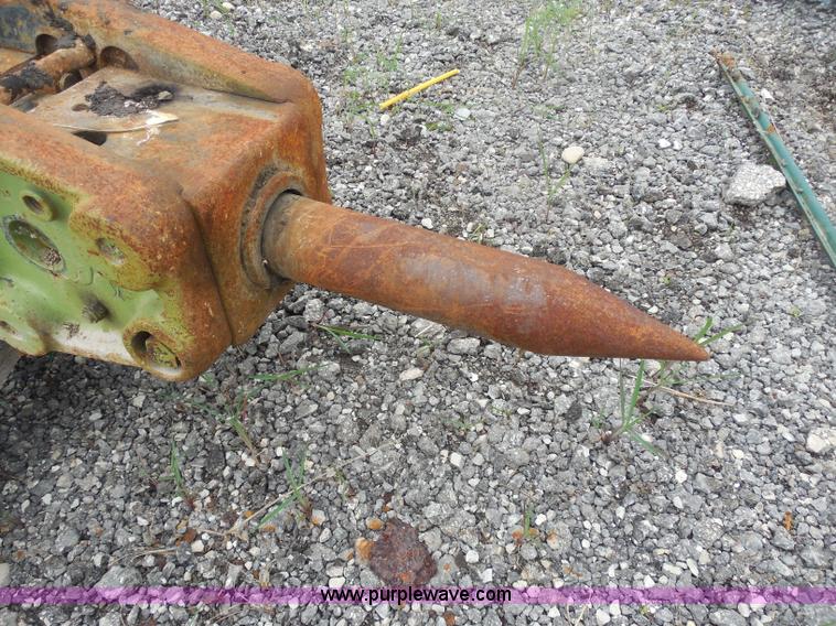 image for item G8656 Bobcat B950 hydraulic breaker