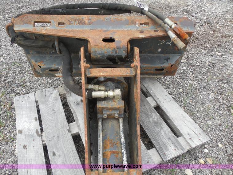 image for item G8656 Bobcat B950 hydraulic breaker