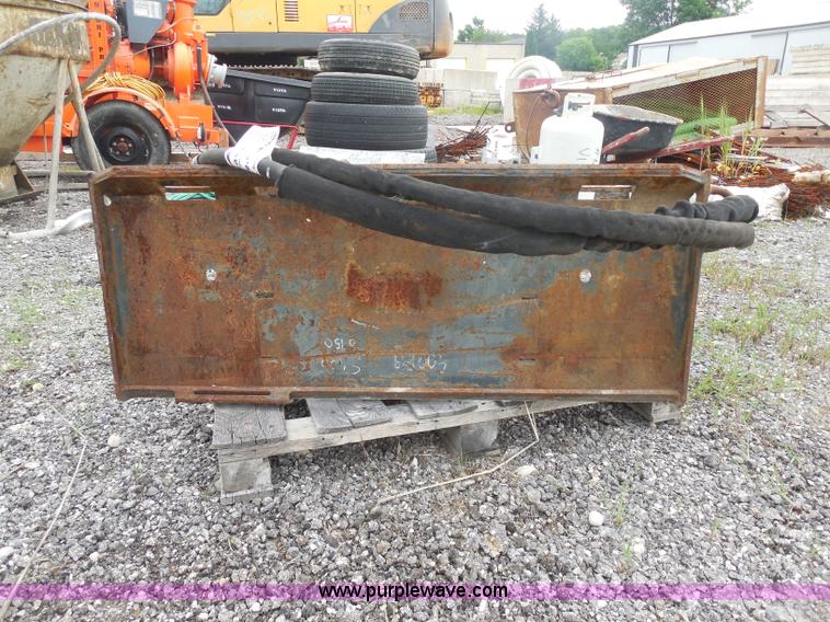 image for item G8656 Bobcat B950 hydraulic breaker