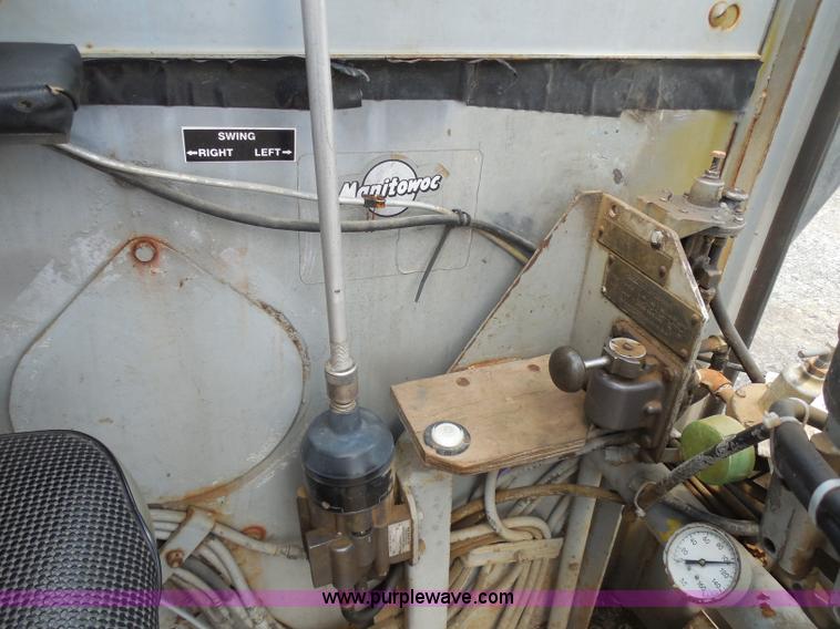 image for item G8659 1970 American 599 40-ton lattice boom crawler crane