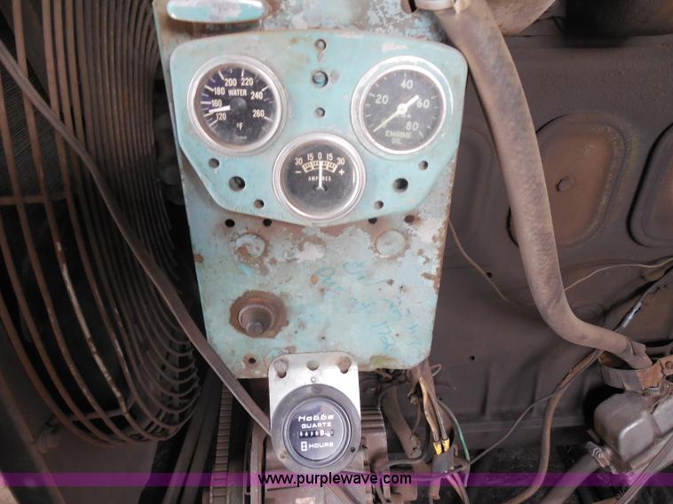 image for item G8659 1970 American 599 40-ton lattice boom crawler crane