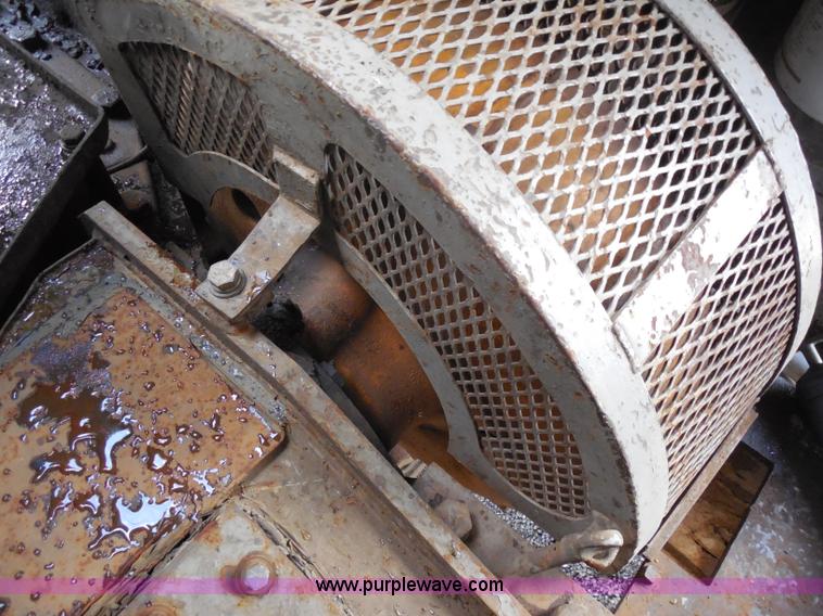 image for item G8659 1970 American 599 40-ton lattice boom crawler crane