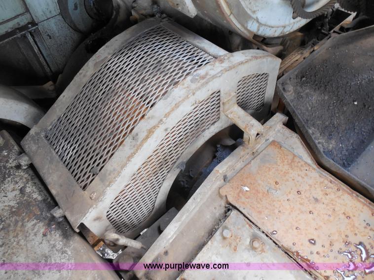 image for item G8659 1970 American 599 40-ton lattice boom crawler crane