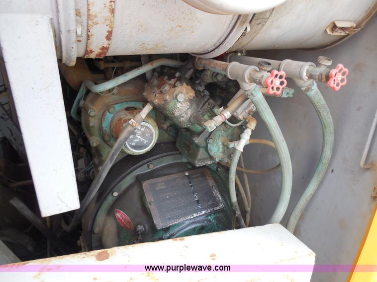 image for item G8659 1970 American 599 40-ton lattice boom crawler crane