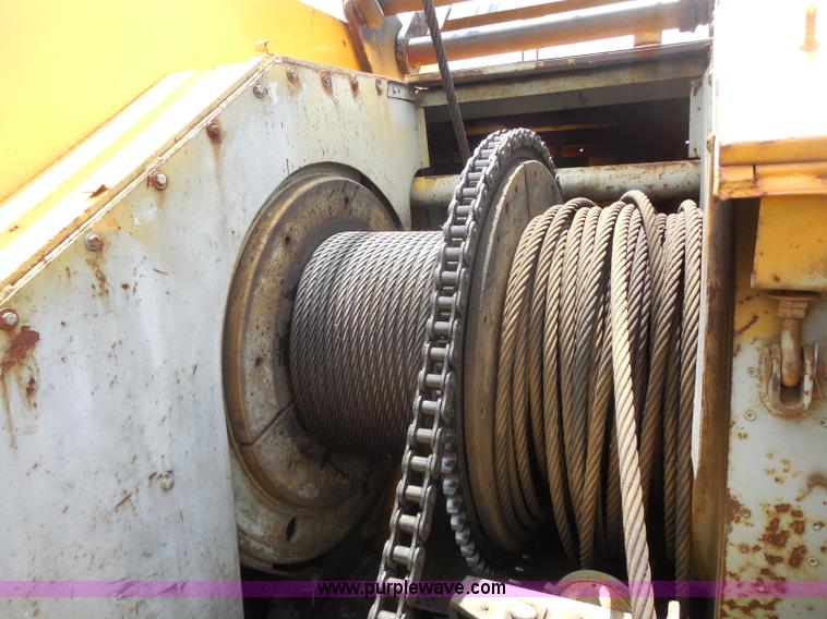 image for item G8659 1970 American 599 40-ton lattice boom crawler crane