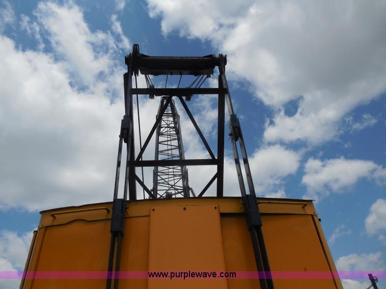 image for item G8659 1970 American 599 40-ton lattice boom crawler crane