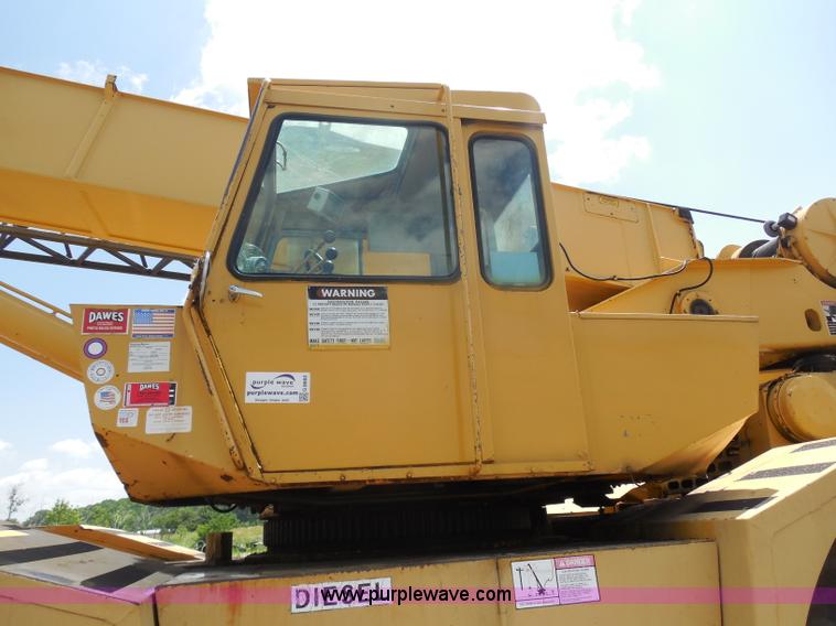 image for item G8660 1982 Grove RT65S 35-ton rough terrain crane