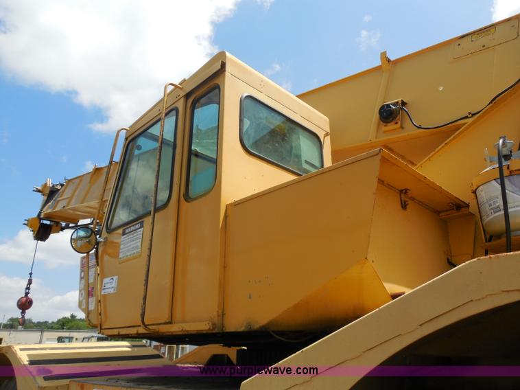 image for item G8660 1982 Grove RT65S 35-ton rough terrain crane