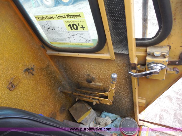 image for item G8660 1982 Grove RT65S 35-ton rough terrain crane