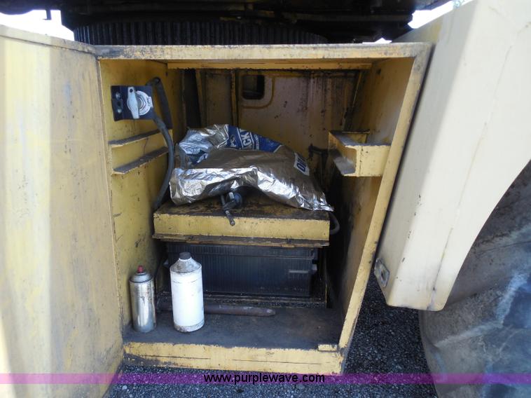 image for item G8660 1982 Grove RT65S 35-ton rough terrain crane